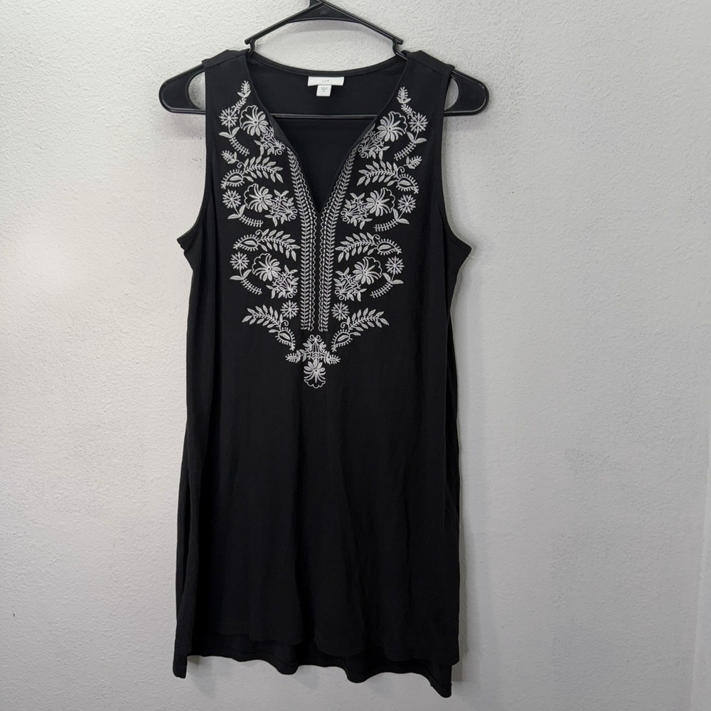 J. Jill Women's XS Black Tunic Tank Top Embroidered Floral Boho Side Slits